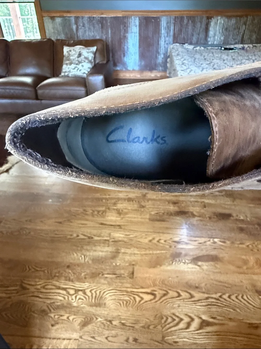 Clarks Men's Light Brown Leather Chukka Boots